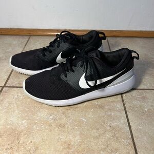 Nike Women’s Sneakers Black/White Size 9